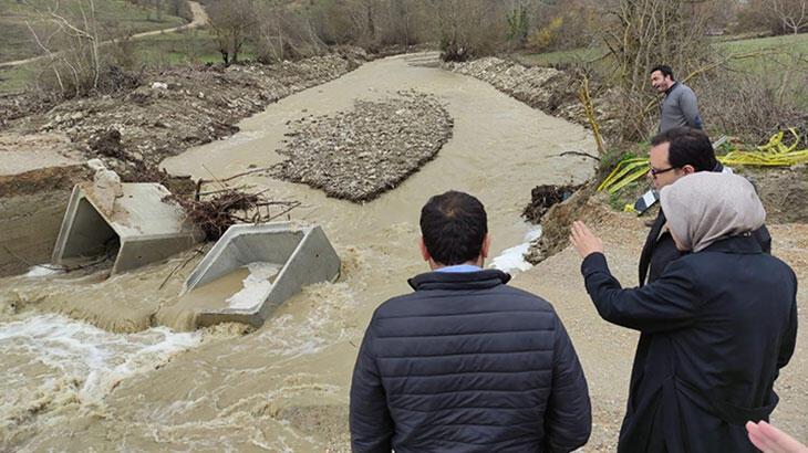 Karabük’te şiddetli sağanak! menfez köprü çöktü, tarım alanlarını su bastı