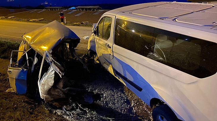 Sinop’ta feci kaza! Otomobil ikiye ayrıldı: 2 ölü, 2 yaralı