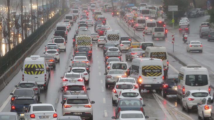 Okullar açıldı, İstanbul’da trafik yoğunluğu arttı