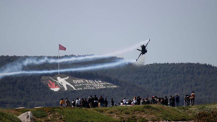 SOLOTÜRK Çanakkale’de çocuklar için uçtu