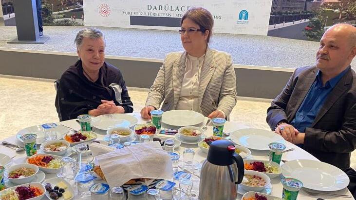 Bakan Yanık, Ramazan ayının son iftarını Darülaceze sakinleriyle yaptı