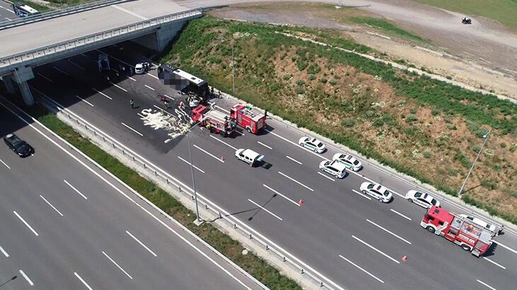 Otomobil yolcu otobüsüne çaprtı! Anne öldü, baba ve çocuk yaralandı