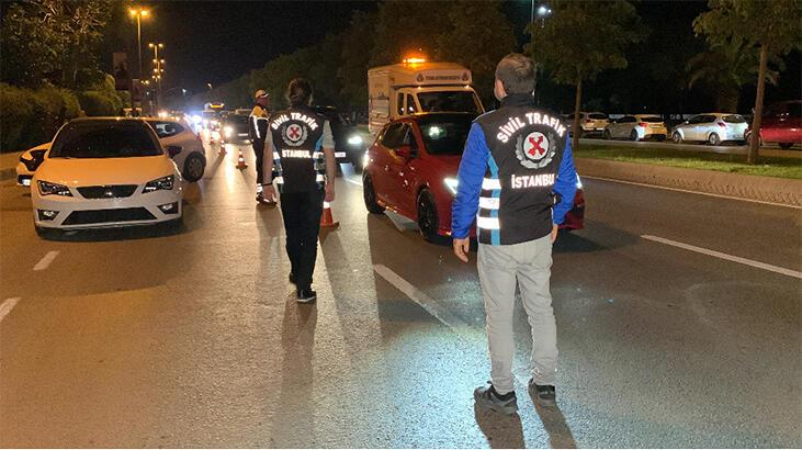 Kartal sahil yolundaki trafik denetiminde sürücülere ceza yağdı