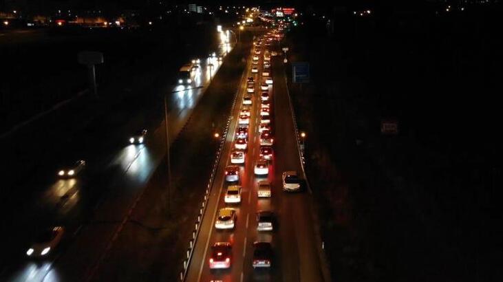 43 ilin geçiş güzergahında bayram trafiği