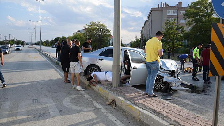 Konya’da iki otomobil çarpıştı: 16 yaralı