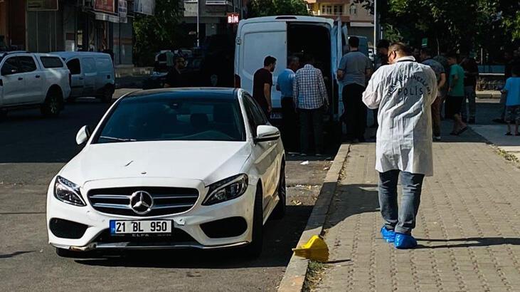 Diyarbakır’da dehşet! Maskeli şahıslar sokak ortasında kurşun yağdırdı