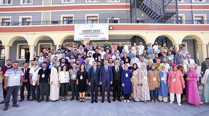 Bakan Özer’den ‘Akademik Gelişim ve Kariyer Planlama Toplantısı’na sürpriz ziyaret