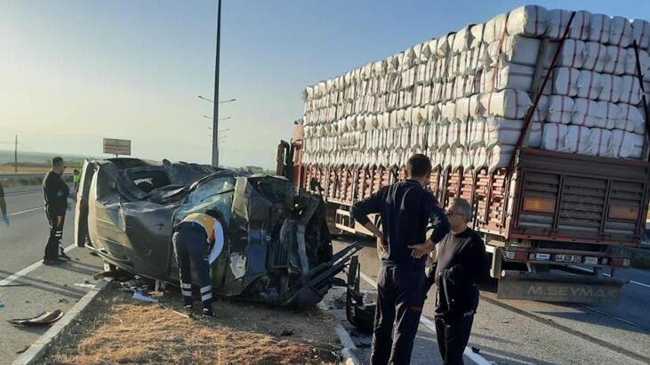 Kontrolden çıkan araç karşı şeride geçti: 2 ölü