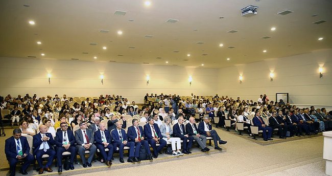 Türk dünyasının kulak burun boğaz uzmanları Bakü’de buluştu