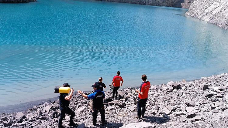 Şırnak’ta kamyon gölete düştü, kayıp sürücü aranıyor