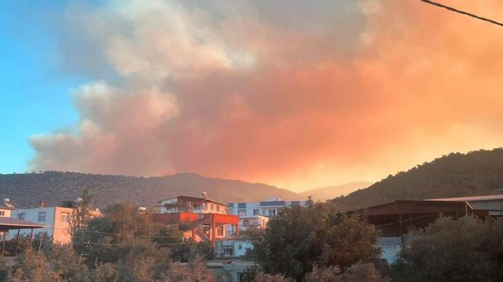 Mersin’deki yangın büyüdü, ekipler bölgede! 30 ev boşaltıldı