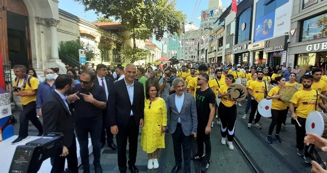 Beyoğlu Kültür Yolu Festivali “Fotomaraton” renkli  etkinliğiyle kapılarını açtı