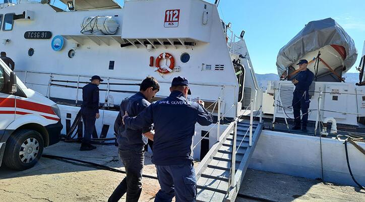 Gökçeada’da rahatsızlanan vatandaş tahliye edildi