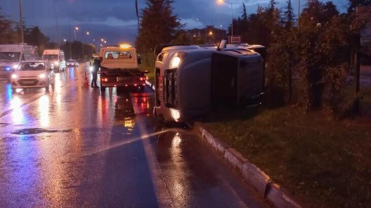 Isparta’da kamyonet devrildi: 4 yaralı