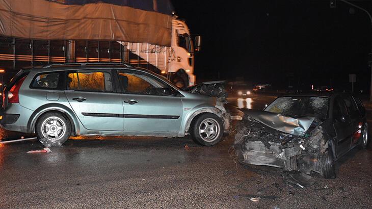 Kırıkkale’de otomobil ile tanker çarpıştı: 5 yaralı