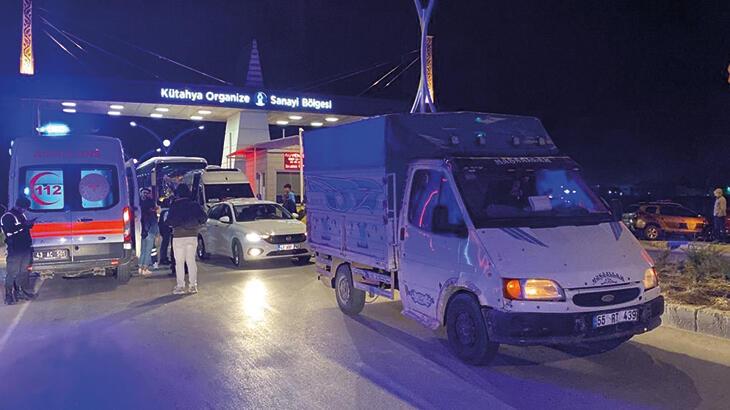 Kütahya’da 2 işçi servisi ile 1 kamyonet çarpıştı: 5 yaralı