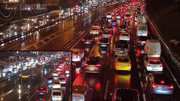 İstanbul’da yağmur trafiği: Yoğunluk yüzde 90 seviyelerine ulaştı