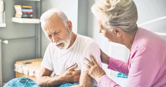 Kalp krizi belirtileri kadında da erkekte de aynı