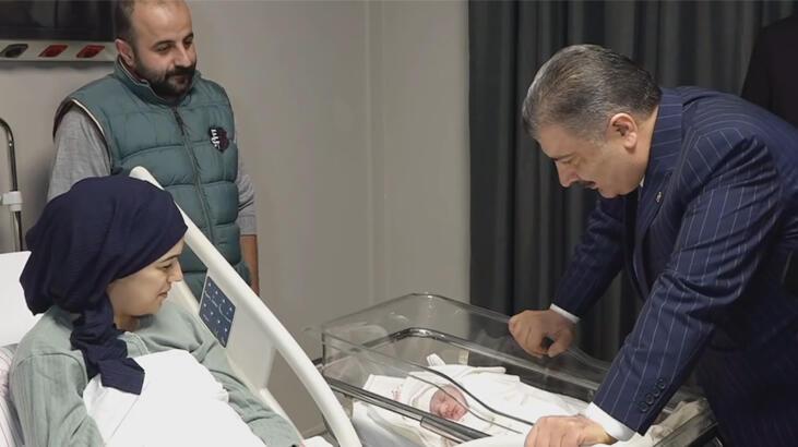 2023’ün ilk bebekleri dünyaya geldi! Bakan Koca ziyaret etti