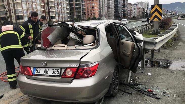 Feci kaza: Ön camdan giren bariyer arka camdan çıktı!