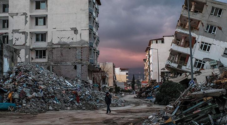 Deprem bölgesinde OHAL süresince işten çıkarma yasağı getirildi