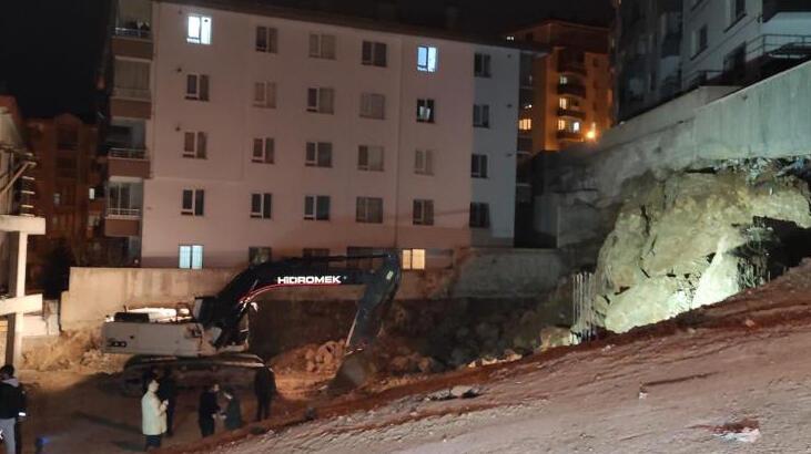 Ankara’da istinat duvarı çöktü, 2 apartman tahliye edildi