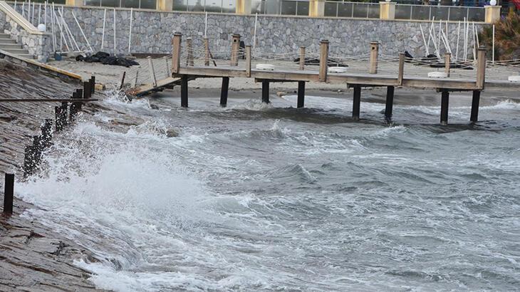 Bodrum’da feribot seferlerine fırtına engeli