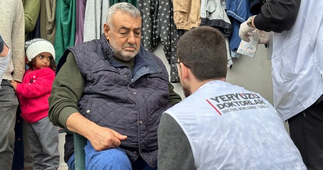 Yeryüzü Doktorları deprem bölgesinde 60 bini aşkın kişiye ulaştı