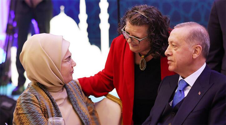 Emine Erdoğan’dan emeklilerle iftar paylaşımı: Gençlerimizin yolunu aydınlatıyorlar