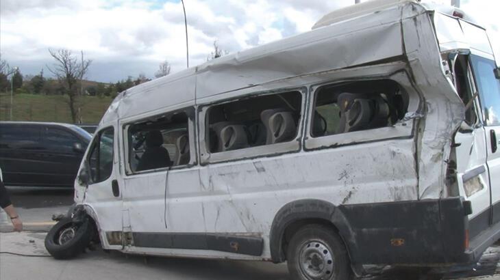 Ankara’da 3 aracın çarpıştığı kazada 6 kişi yaralandı