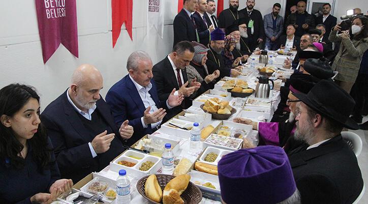 Semavi 3 dinin liderleri Hatay’da depremzedelerle iftar yaptı