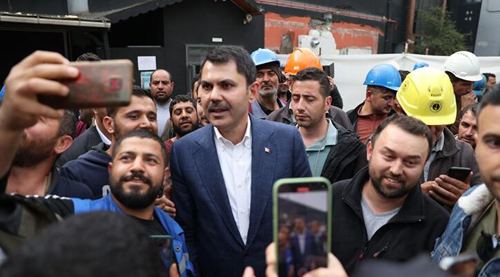 Bakan Kurum TCG Anadolu gemisini yapan tersaneyi ziyaret etti