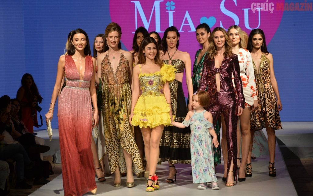 İNCİ SÖZLÜK OPEN STAGE’DE MODA RÜZGARI ESTİ