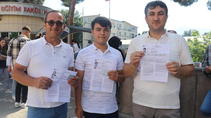 Amasya’da, babası ve amcasıyla aynı okulda sınava girdi