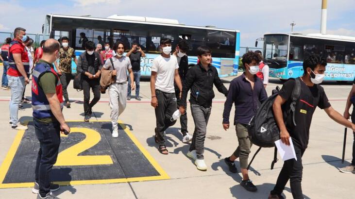 296 Afganistanlı göçmen ülkelerine gönderildi