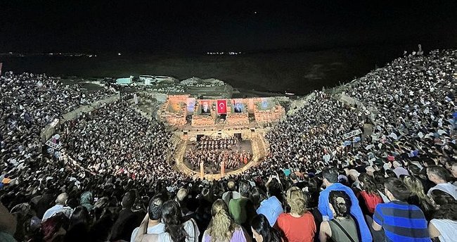 2 bin 200 yıllık antik kentte büyüleyici konser