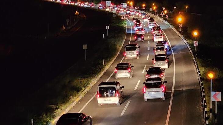 21 ilin geçiş noktası! Bayram dönüşü yoğunluğu devam ediyor