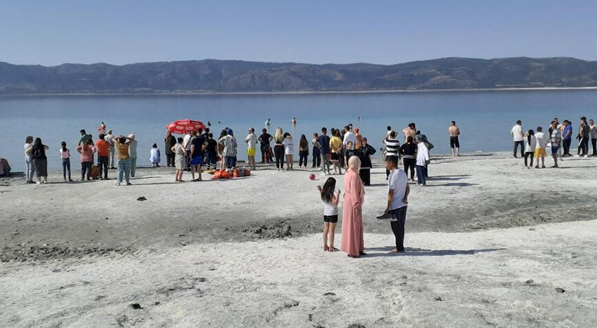 Salda Gölü’nde akıntıya kapılan çocuk hayatını kaybetti