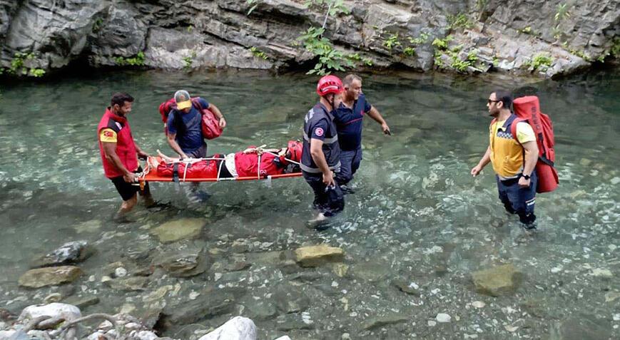 Kayalıklardan kanyona düştü! Yardımına itfaiye ekipleri koştu