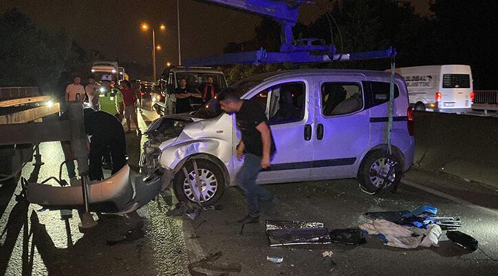 Kocaeli’de kaza! Araçlar takla attı, trafik durdu