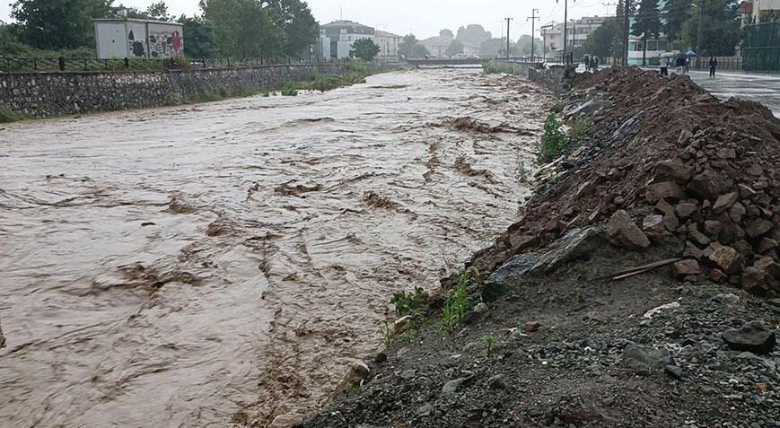 Düzce’de sel sebebiyle eğitime ara verildi