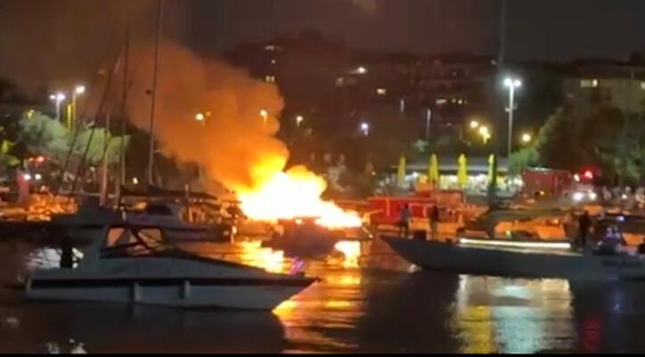 Vatandaşlar ‘imdat’ sesine koştular! Maltepe’de tekne alev alev yandı