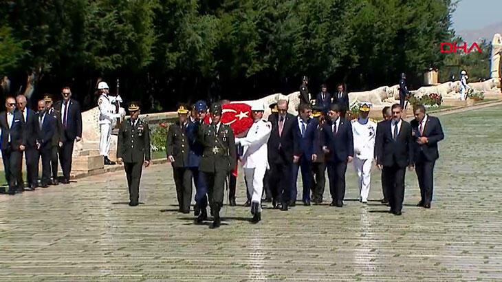 Son dakika: Erdoğan ve YAŞ üyeleri Anıtkabir’de