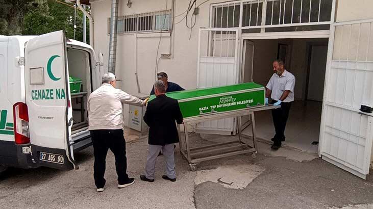 Traktör duvarı yıktı, dede ve torun altında kalarak can verdi