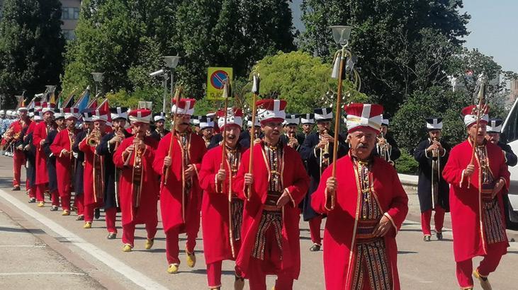 TSK Armoni Mızıkası ve Mehteran Birliği’nden Meclis’te konser