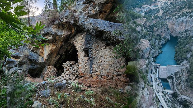 Doğa yürüşçüleri karşılaştı! Karanlıkdere’deki gizemli manastır