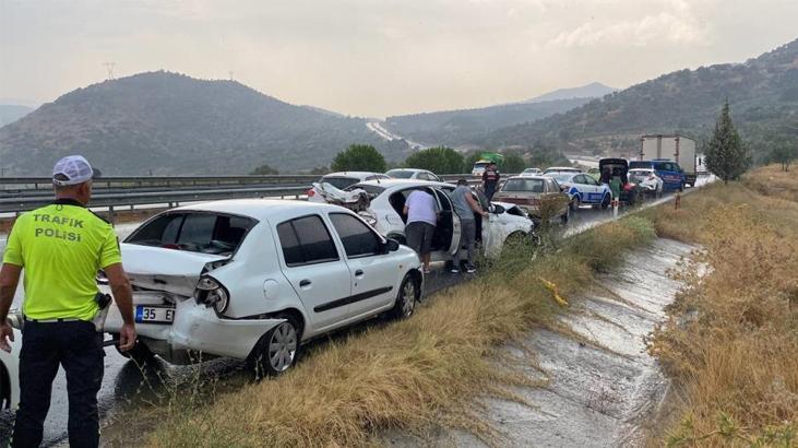 8 aracın karıştığı zincirleme kaza! Uzun araç kuyruğu oluştu