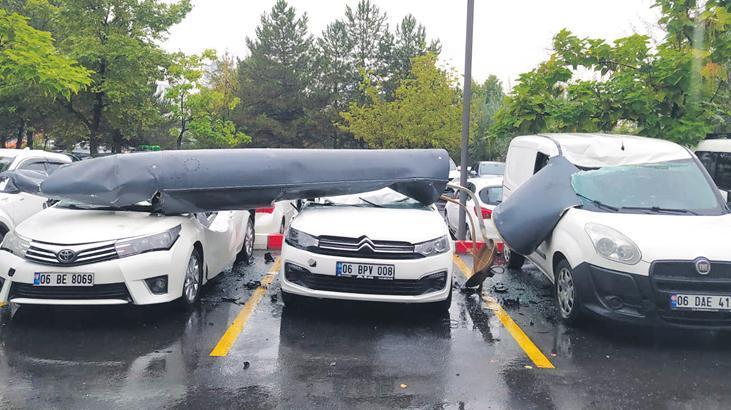 Savaş jetinin yakıt tankı otoparka düştü!