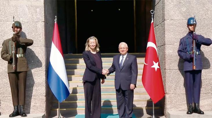 Güler, Hollandalı mevkidaşı ile görüştü