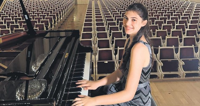 Genç piyanist Almanya’daki konserinde ayakta alkışlandı